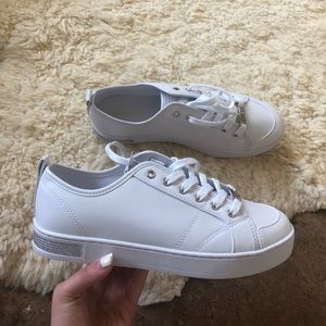 guess jollie sneakers